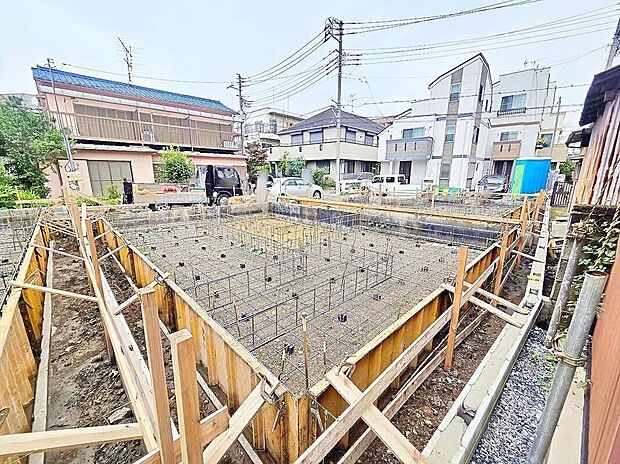 【現地外観写真】≪見学予約可能!≫全邸360度から陽射しが降り注ぐ開放感のある屋上バルコニーつき♪