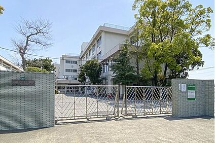 江戸川区立篠崎第二中学 350m(徒歩5分)