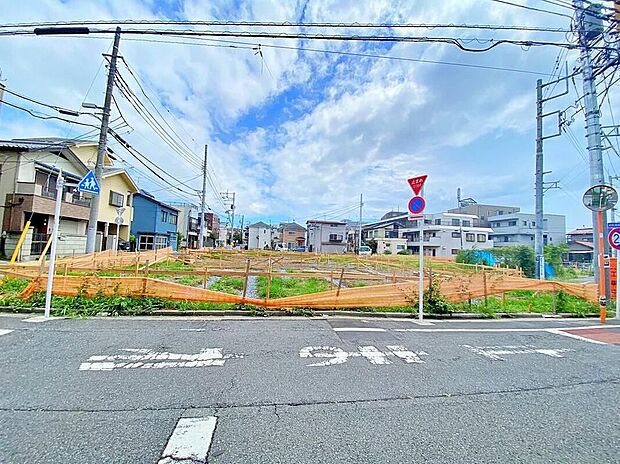 【前面道路含む現地写真】≪内覧以外にも資金計画やライフプランに寄り添ったご提案をいたします♪≫
ここで暮らしたいと思える魅力が、現地できっと見つかる!お問合せをお待ちしております!