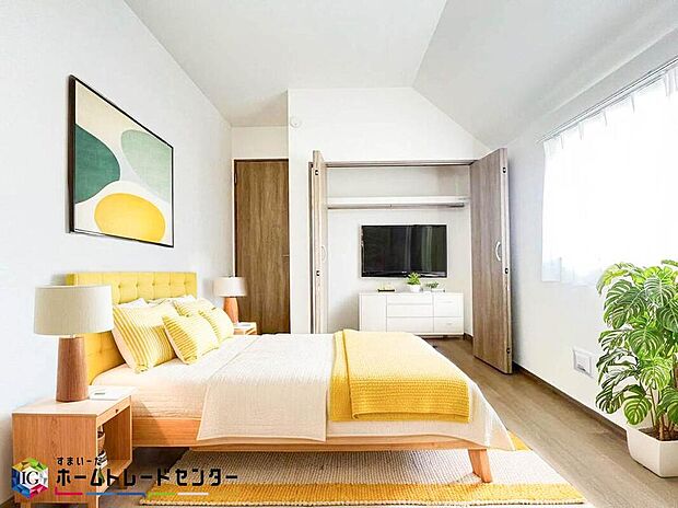 南向きの主寝室は採光も明るく風通し共に良好です。ダブルベッドのサイズのベッドを配置しても十分な広さを確保できる寝室です♪※こちらはCGなどで画像生成したイメージ画像となります。