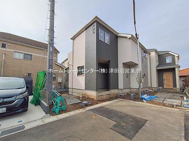 閑静な住宅地で子育て家族にピッタリ。毎日のお散歩も快適な緑に恵まれたエリアで、自然に包まれた穏やかな暮らしを実現するための、ゆとりある住環境が整っています。緑の潤いを感じながらホッと生活できそう。