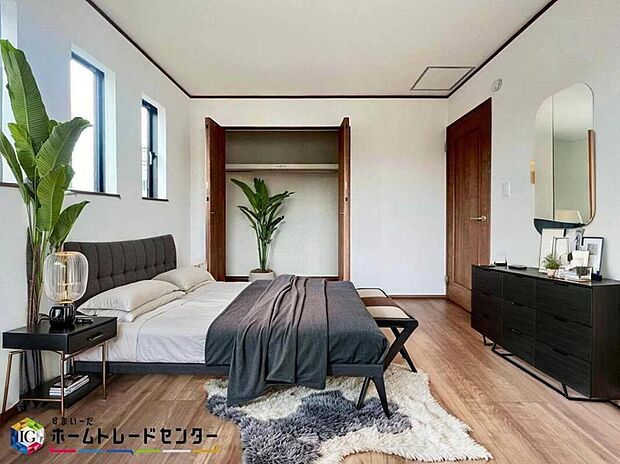 南向きの主寝室は採光も明るく風通し共に良好です。ダブルベッドのサイズのベッドを配置しても十分な広さを確保できる寝室です♪※こちらはCGなどで画像生成したイメージ画像となります。