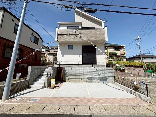 家族の食事や団らんのほか、お子様を遊ばせたり友人を招いたりするＬＤＫは住まいの中心。長時間過ごす場所だからこそ、陽当たりの良さ・居心地の良さなどお住まい探しの一番重要なポイントになります。
