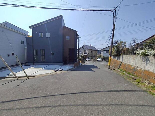 【前面道路含む現地写真】物件データだけでは判断できません!実際に小、中学校までの通学路を歩いてみるのもいいですね♪車からは見えない楽しい発見がきっとあります♪