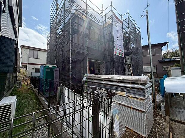 【現地外観写真】当物件のご案内につきましては、営業スタッフが丁寧に御対応します♪休日、お仕事帰りなど、ご都合に合わせていつでもご案内いたします♪周辺環境と併せて、実際に現地をご確認ください♪