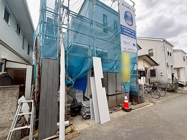 【前面道路含む現地写真】この風景が暮らしの一部に。毎日がイキイキと笑顔溢れる暮らしの始まりです♪ぜひ一度この見晴らしを体感してみませんか♪ご都合の良い時　自由に外観ご覧になれます。ご内見ご希望の際はぜひお気軽にご連絡下さい♪