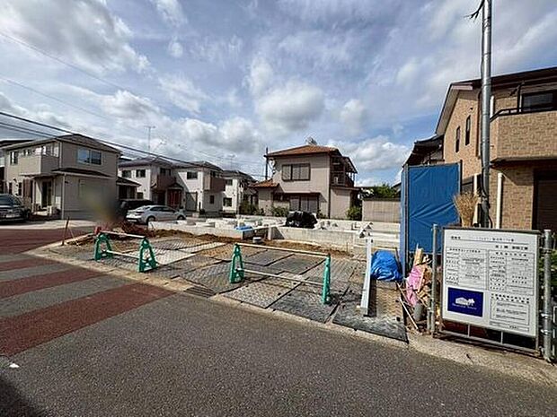 【前面道路含む現地写真】賃貸暮らしで気を使っていた「狭さ」や「騒音」とはもうおさらば！生活のしやすさを考えた新築マイホームを一緒に探してみませんか？

