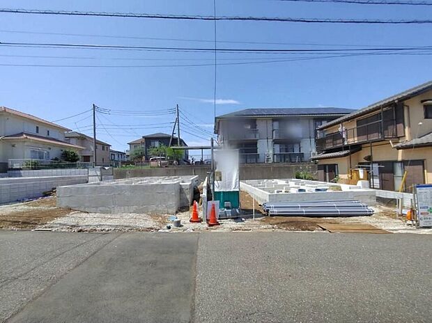 【現地外観写真】当物件のご案内につきましては、営業スタッフが丁寧に御対応します♪休日、お仕事帰りなど、ご都合に合わせていつでもご案内いたします♪周辺環境と併せて、実際に現地をご確認ください♪