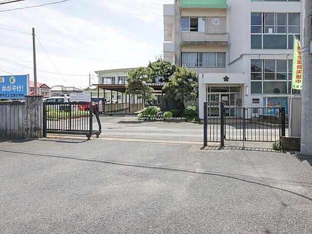 佐倉市立上志津小学校(約300m)