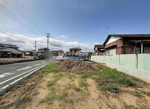 【前面道路含む現地写真】この風景が暮らしの一部に。毎日がイキイキと笑顔溢れる暮らしの始まりです♪ぜひ一度この見晴らしを体感してみませんか♪ご内見ご希望の際はぜひお気軽にご連絡下さい♪
【現地2026年9月撮影】