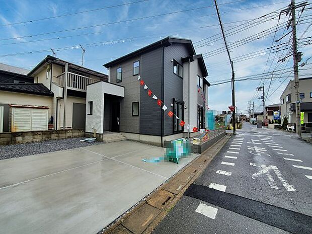 前面道路含む現地写真です