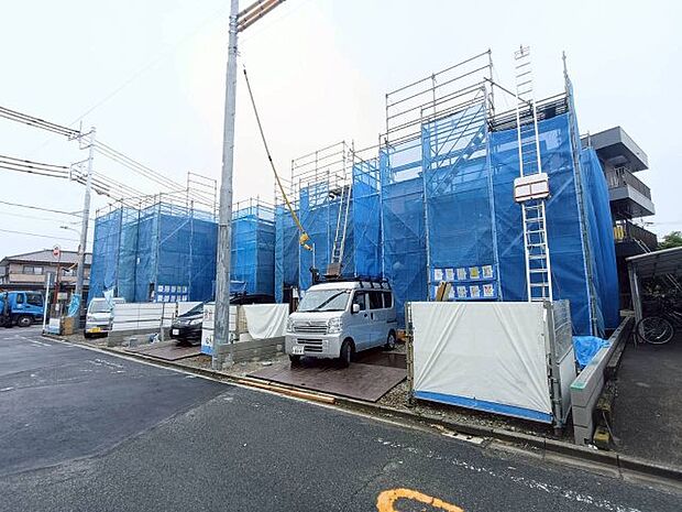 前面道路含む現地写真です