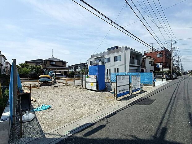 完成の日を楽しみにお待ちいただける新築戸建です。工事の進捗とともに、理想の住まいが少しずつ形になっていきます。