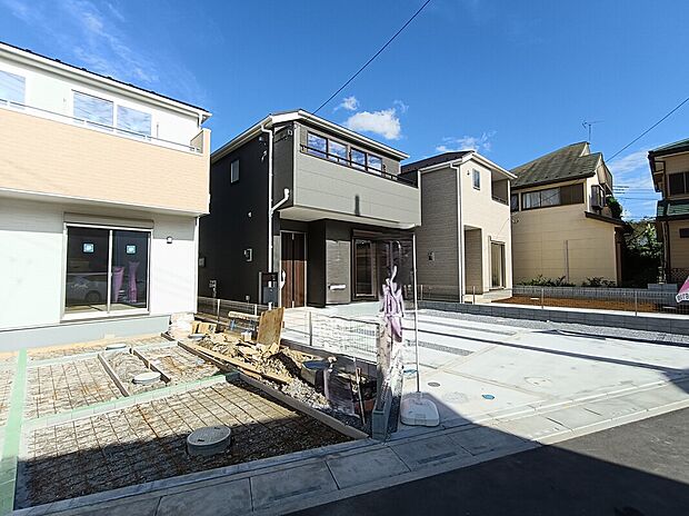 【外観】各分譲地で新築戸建が続々と完成を迎えています。写真だけでは伝わらない開放感や住まいの雰囲気を、ぜひ現地でお確かめください。見学予約受付中です。