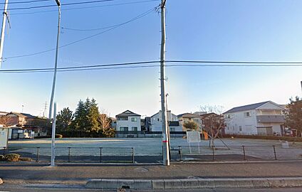 戸ヶ崎中央公園 190ｍ(徒歩3分)
