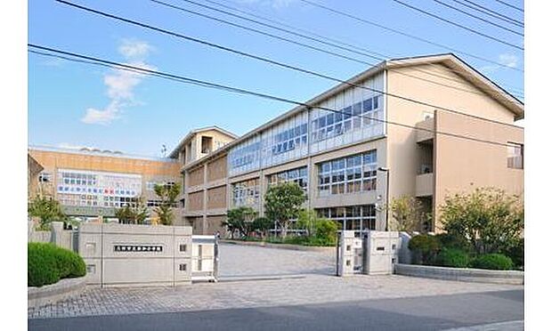 三郷市立新和小学校（約1,518m）