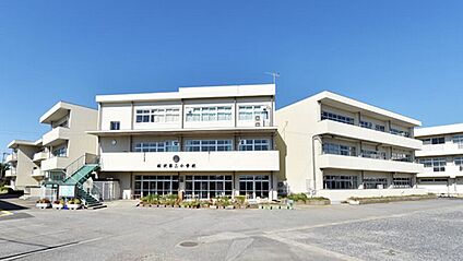 松伏町立松伏第二小学校 940ｍ(12分)