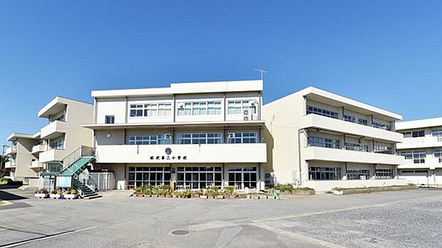 松伏町立松伏第二小学校(約940m・徒歩12分)