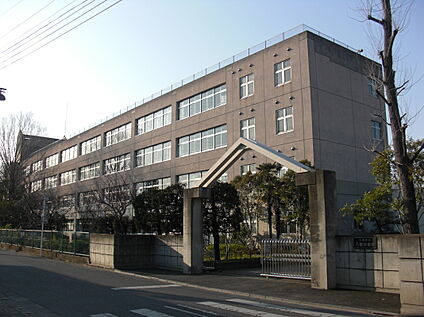 八潮市立八潮中学校 1040ｍ(徒歩13分)