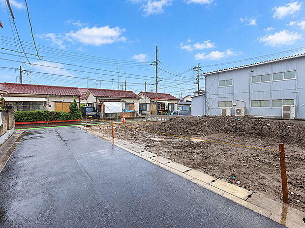 【外観】現在は建築途中ですが、完成後には明るく心地よい住空間が広がる予定です。新しい住まいでの暮らしを想像しながら、ぜひご検討ください。