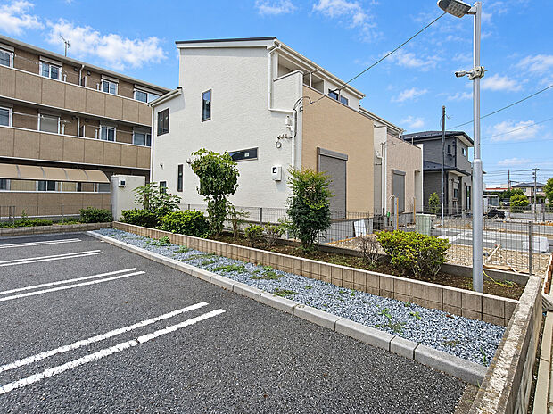 【外観】着々と工事が進行中。完成後は明るく開放的な住空間が誕生予定です。今なら完成までの様子もご覧いただけます。