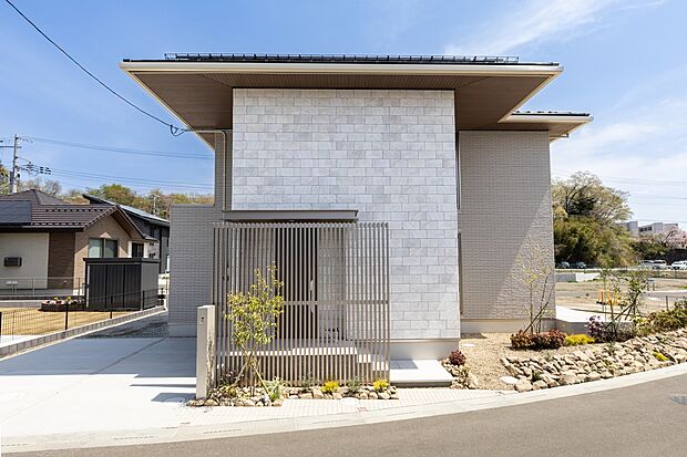 No.L-6　敷地面積/179.62m2　建物面積/112.39m2