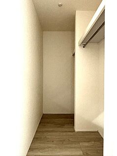 1号棟　主寝室のウォークインクローゼット