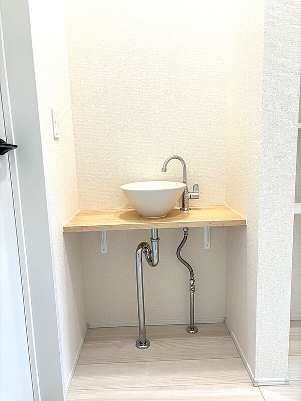 【セカンド手洗い】2階には便利なセカンド手洗いを設置。