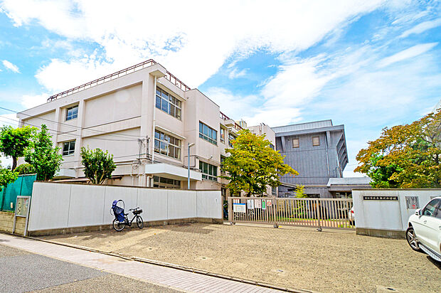 世田谷区立奥沢中学校（約570m）