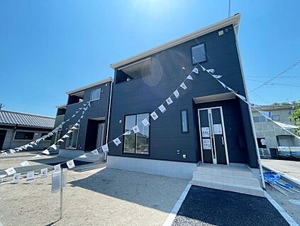＼堂々とした佇まいの新築戸建／