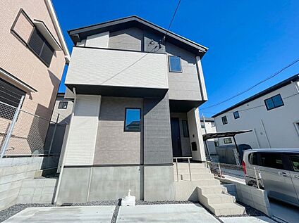 ＼堂々とした佇まいの新築戸建／