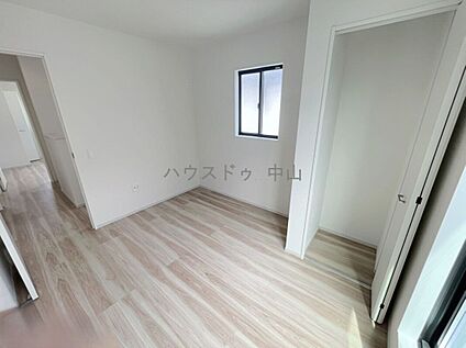 ＼多用途に使える2階洋室4.8帖／