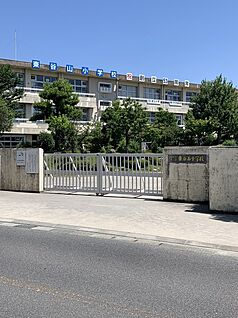 東谷山小学校 627ｍ(徒歩8分)