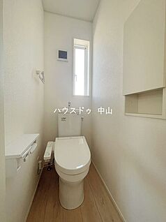 ＼2階にも快適な洗浄便座付きトイレ／