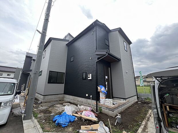 ☆北側前面道路☆
分譲地内に道路を通しており、ここで分譲地のコミュニティーができますね☆