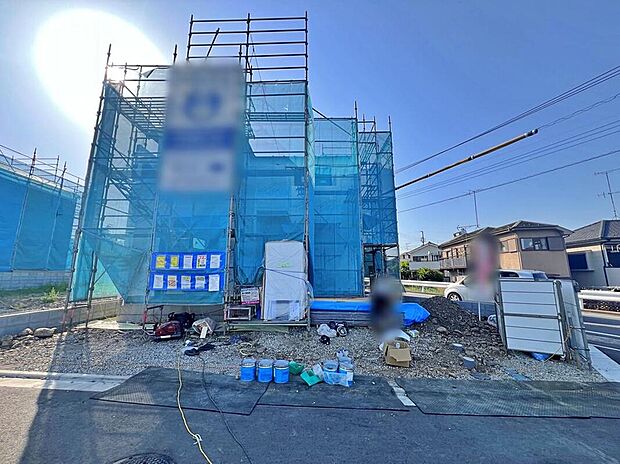 【現地外観写真】（５号棟）
耐震に優れた工法を採用、一生住む家だから構造にも環境にもこだわりを。