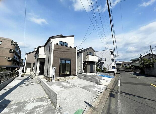 飯田グループホールディングス唯一の販売専門会社のホームトレードセンターの社員が直接、当物件をご案内いたします。見学希望、資料請求等、お気軽にお問い合わせくださいませ！！