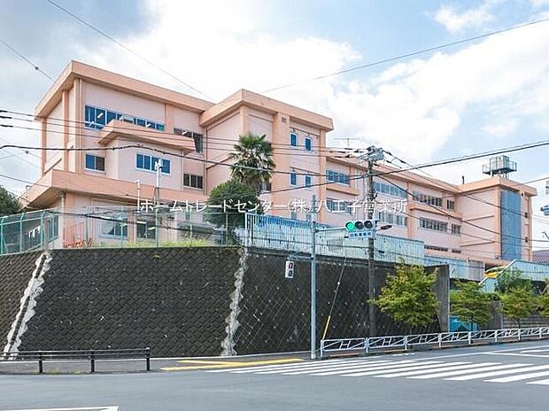 八王子市立長房小学校まで800m 徒歩10分♪