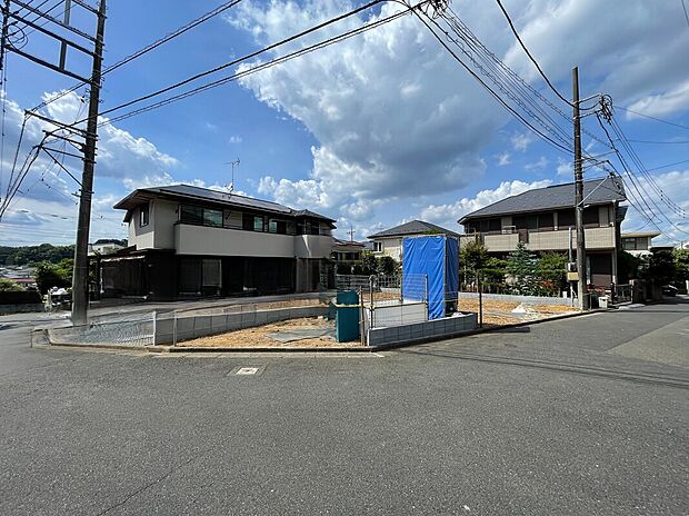 住宅ローンに関してもお任せ下さい♪
〇頭金、自己資金無しでも購入できます
〇マイカーローン、カードローンを住宅ローンでおまとめ可
〇家具、家電、引っ越し費用も借入可
〇勤続年数１年未満可