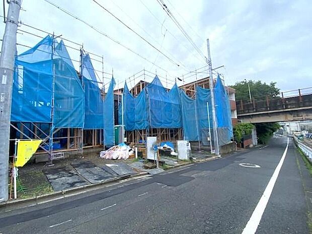 一戸建ての大きなメリットは、「自分の土地」を自由に使えること。好きなペットが飼えるほか、ガーデニングやDIY、車やバイクの手入れなど様々な趣味を楽しめます♪