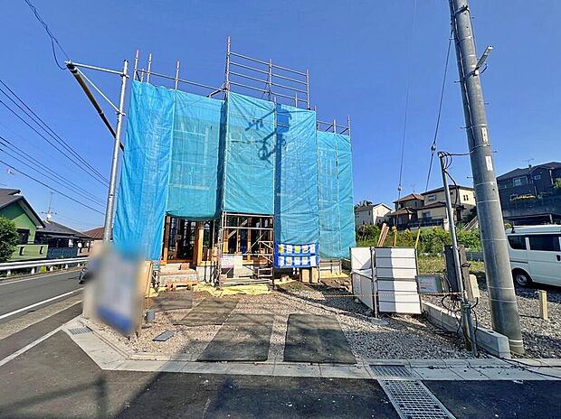 【現地外観写真】（１号棟）
当日のご見学予約も承ります。同じものは２つとない「夢のマイホーム」との出会いが待っているかもしれません♪