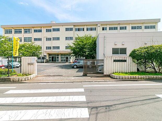 八王子市立第二中学校（約900m）