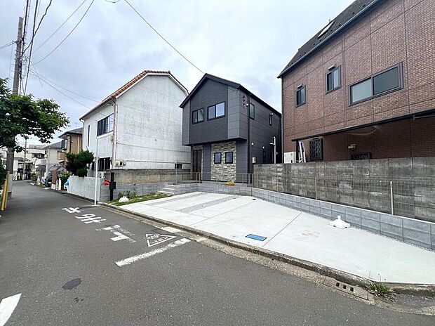 【前面道路含む現地写真】当日のご見学予約も承ります。同じものは２つとない「夢のマイホーム」との出会いが待っているかもしれません。