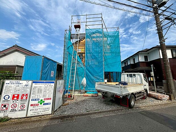 【前面道路含む現地写真】周辺環境が充実！徒歩圏内にスーパー・コンビニ・ドラッグストアが揃っています♪近いので毎日のお買い物もラクラク♪買い忘れがあっても便利ですね！