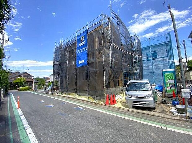【前面道路含む現地写真】1号棟◆
周辺は静かで落ち着いた住宅街。車通りも少ないため、小さなお子様との暮らしにも安心です♪