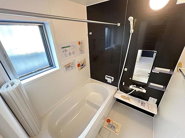 【浴室】☆2号棟☆浴室乾燥機完備で雨の日や花粉の時期のお洗濯も安心です！