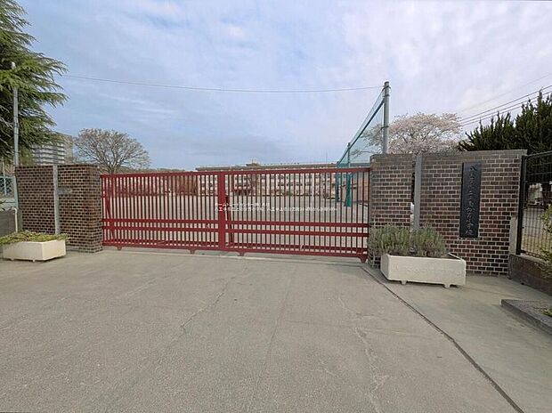 八王子市立上壱分方小学校（約450m）