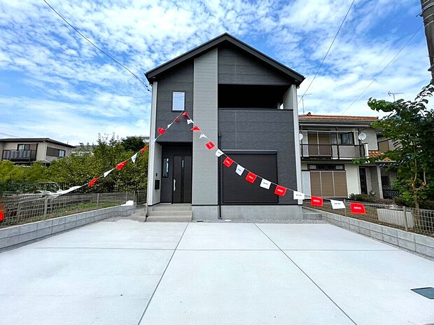 【現地外観写真】住宅ローンに関してもお任せ下さい♪
〇頭金、自己資金無しでも購入できます
〇マイカーローン、カードローンを住宅ローンでおまとめ可
〇家具、家電、引っ越し費用も借入可
〇勤続年数1年未満可