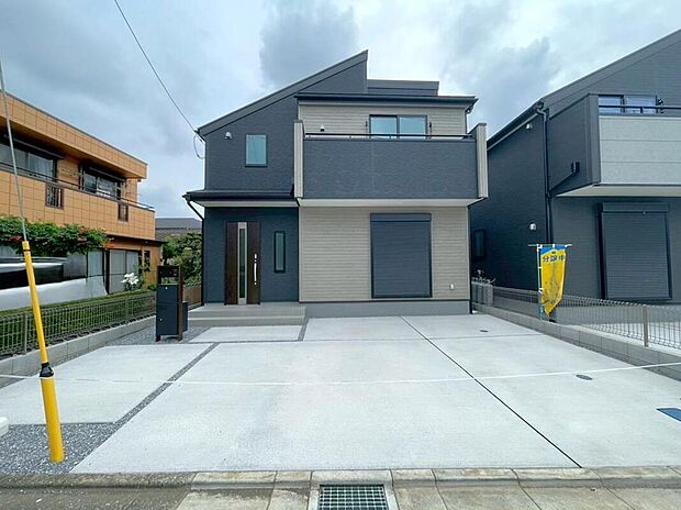 【その他現地】3号棟
シンプルであたたかみがあり、住まいの理想を叶える南面道路の邸宅となっております!新築一戸建て 家族の笑い声が自然と生まれます!