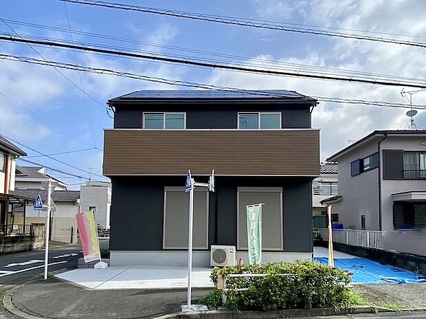 【前面道路含む現地写真】資料送付・ご見学即対応!建物完成しておりますので、室内ご内覧いただけます♪ご不明点等、スタッフがしっかりと説明させていただきますので、安心して現地をご覧ください♪